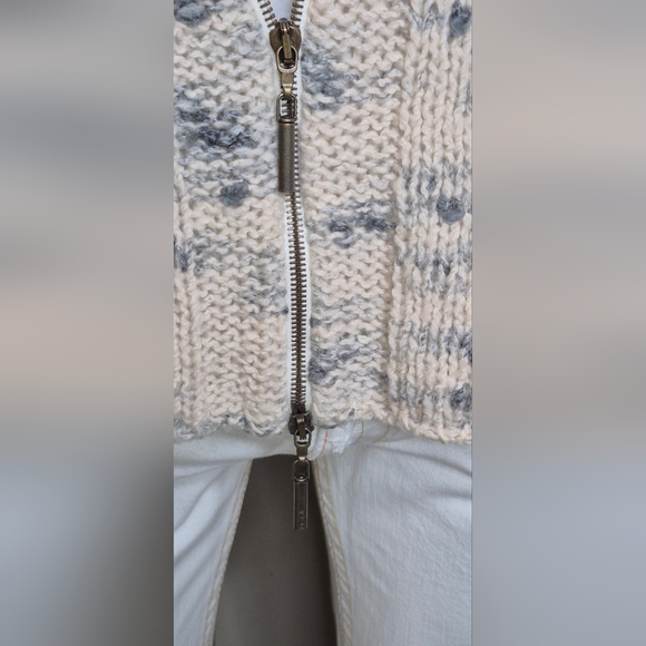 💢SOLD💢Roberto Cavalli wool/knitted sweater - Picture 14 of 14